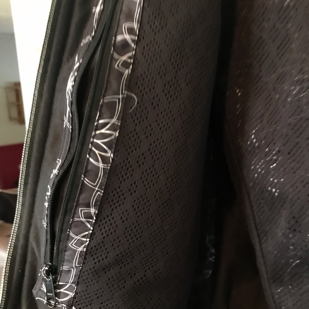 Like New!Body Glove Ski Jacket - image 6